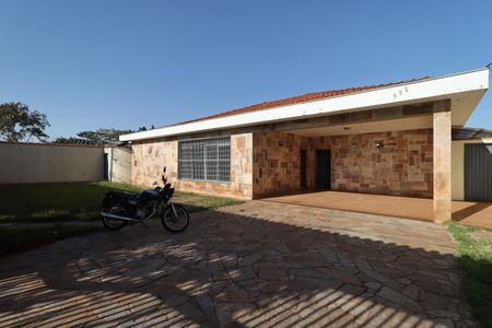 Casa para alugar com 241m², 6 quartos e 4 vagasGaragem