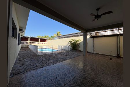 Casa para alugar com 241m², 6 quartos e 4 vagas Casa para alugar com 241m², 6 quartos e 4 vagasPiscina