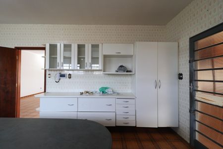 Casa para alugar com 241m², 6 quartos e 4 vagasCozinha