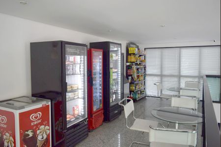 Studio à venda com 42m², 1 quarto e 1 vagaMini mercado