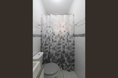 Banheiro de casa para alugar com 1 quarto, 63m² em Cavalhada, Porto Alegre