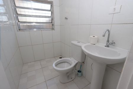 Banheiro Social de casa para alugar com 1 quarto, 92m² em Vila Lucia, São Paulo