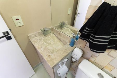 Apartamento à venda com 56m², 2 quartos e 1 vaga Apartamento à venda com 56m², 2 quartos e 1 vagaBanheiro