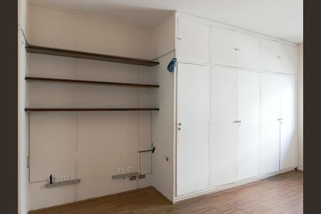 Casa à venda com 231m², 3 quartos e 4 vagasSuíte 2