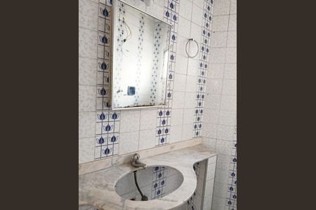 Casa à venda com 231m², 3 quartos e 4 vagasBanheiro da Suíte 2