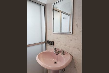 Casa à venda com 231m², 3 quartos e 4 vagasBanheiro Social