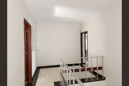 Casa à venda com 231m², 3 quartos e 4 vagasCorredor