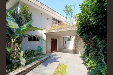 Casa à venda com 231m², 3 quartos e 4 vagasFachada
