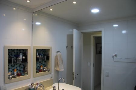 Apartamento à venda com 87m², 2 quartos e 2 vagasBanheiro da Suíte