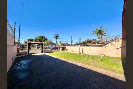 Casa à venda com 130m², 4 quartos e 2 vagas Casa à venda com 130m², 4 quartos e 2 vagasPátio