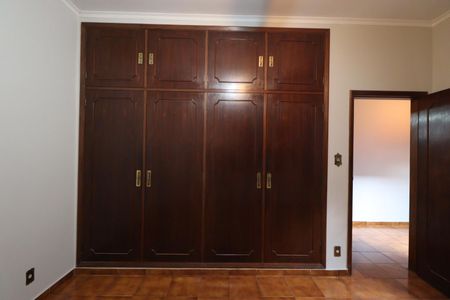 Casa para alugar com 262m², 5 quartos e 5 vagas Casa para alugar com 262m², 5 quartos e 5 vagasQuarto 1