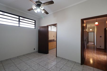 Casa para alugar com 262m², 5 quartos e 5 vagas Casa para alugar com 262m², 5 quartos e 5 vagasSala de Jantar