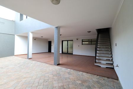 Casa para alugar com 262m², 5 quartos e 5 vagas Casa para alugar com 262m², 5 quartos e 5 vagasGaragem