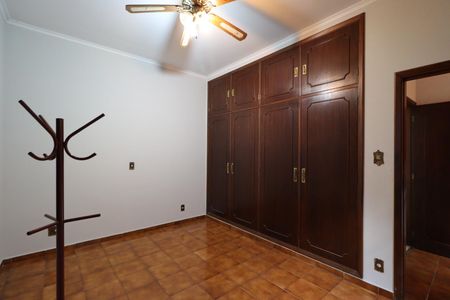 Casa para alugar com 262m², 5 quartos e 5 vagas Casa para alugar com 262m², 5 quartos e 5 vagasQuarto 1