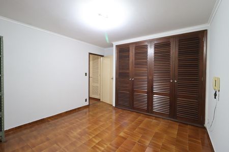 Casa para alugar com 262m², 5 quartos e 5 vagas Casa para alugar com 262m², 5 quartos e 5 vagasEscritório