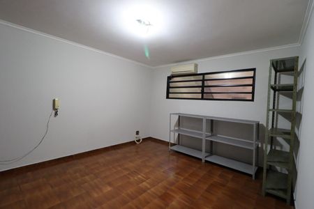Casa para alugar com 262m², 5 quartos e 5 vagas Casa para alugar com 262m², 5 quartos e 5 vagasEscritório