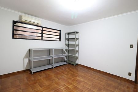 Casa para alugar com 262m², 5 quartos e 5 vagas Casa para alugar com 262m², 5 quartos e 5 vagasEscritório