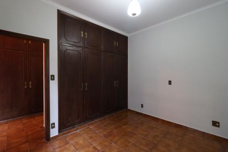 Casa para alugar com 262m², 5 quartos e 5 vagas Casa para alugar com 262m², 5 quartos e 5 vagasQuarto 2