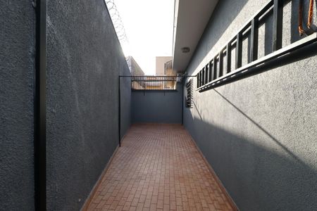 Casa para alugar com 262m², 5 quartos e 5 vagas Casa para alugar com 262m², 5 quartos e 5 vagasCorredor