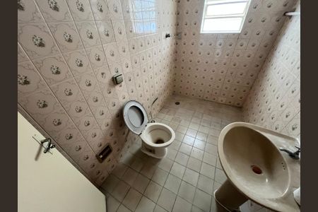 Casa à venda com 130m², 3 quartos e 2 vagasBanheiro Social