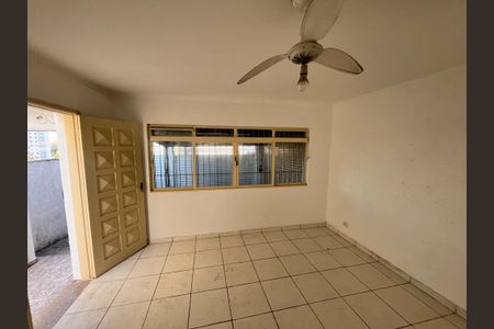 Casa à venda com 130m², 3 quartos e 2 vagasSala