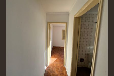 Casa à venda com 130m², 3 quartos e 2 vagasCorredor