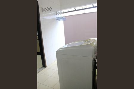 Casa à venda com 250m², 4 quartos e 4 vagasÁrea de serviço