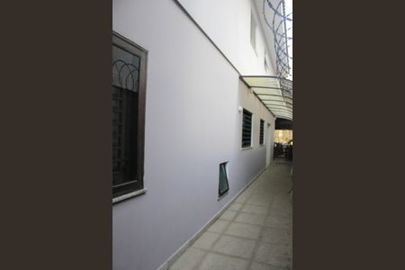 Casa à venda com 250m², 4 quartos e 4 vagasCorredor lateral