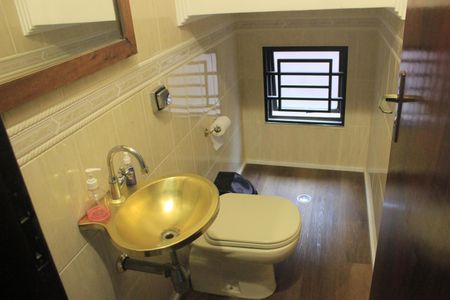 Casa à venda com 250m², 4 quartos e 4 vagasLavabo