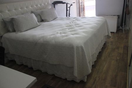 Casa à venda com 250m², 4 quartos e 4 vagasSuíte 1