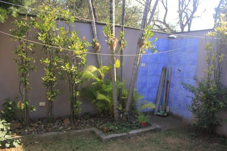 Casa à venda com 250m², 4 quartos e 4 vagasJardim privativo no quintal 