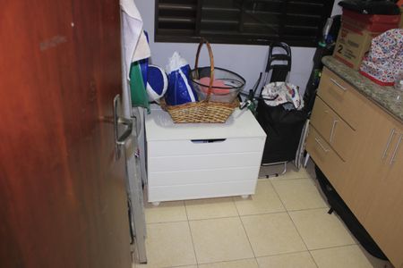 Casa à venda com 250m², 4 quartos e 4 vagasQuarto de empregada/ Depósito