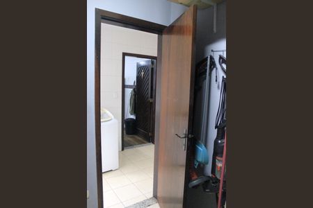 Casa à venda com 250m², 4 quartos e 4 vagasQuarto de empregada/ Depósito