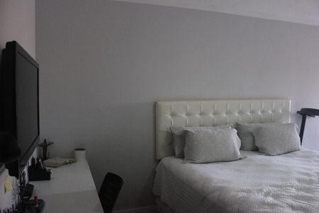 Casa à venda com 250m², 4 quartos e 4 vagasSuíte 1