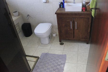 Casa à venda com 250m², 4 quartos e 4 vagasBanheiro da Suíte 1