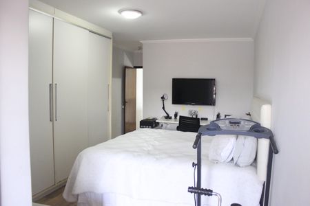 Casa à venda com 250m², 4 quartos e 4 vagasSuíte 1