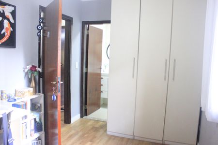 Casa à venda com 250m², 4 quartos e 4 vagasSuíte 2