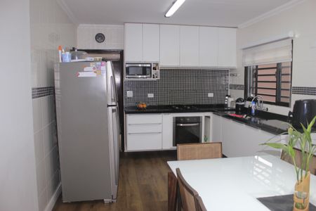 Casa à venda com 250m², 4 quartos e 4 vagasCozinha