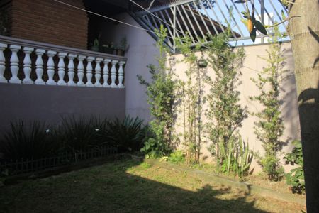 Casa à venda com 250m², 4 quartos e 4 vagasJardim privativo no quintal 