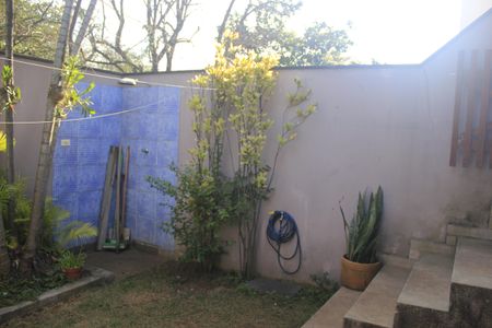 Casa à venda com 250m², 4 quartos e 4 vagasJardim privativo no quintal 