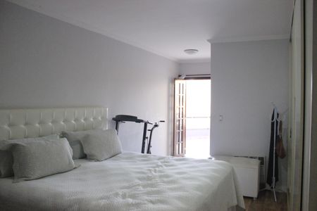 Casa à venda com 250m², 4 quartos e 4 vagasSuíte 1