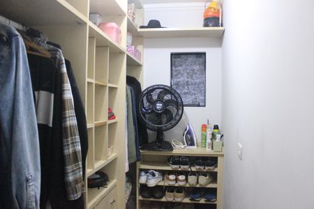 Casa à venda com 250m², 4 quartos e 4 vagasCloset da suíte 1