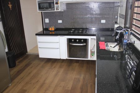 Casa à venda com 250m², 4 quartos e 4 vagasCozinha