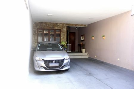 Casa à venda com 250m², 4 quartos e 4 vagasGaragem