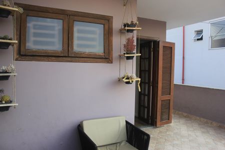 Casa à venda com 250m², 4 quartos e 4 vagasVaranda da Suíte 1