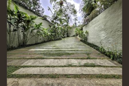Casa à venda com 900m², 5 quartos e 4 vagas