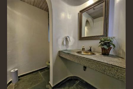 Casa à venda com 900m², 5 quartos e 4 vagas
