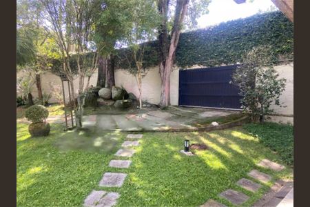 Casa à venda com 900m², 5 quartos e 4 vagas
