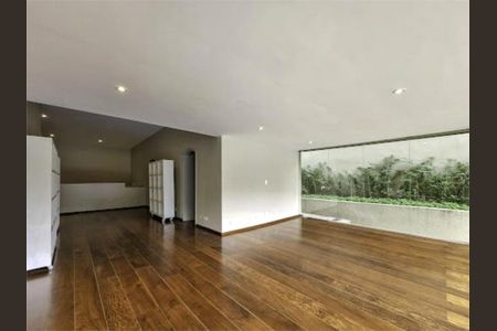 Casa à venda com 900m², 5 quartos e 4 vagas