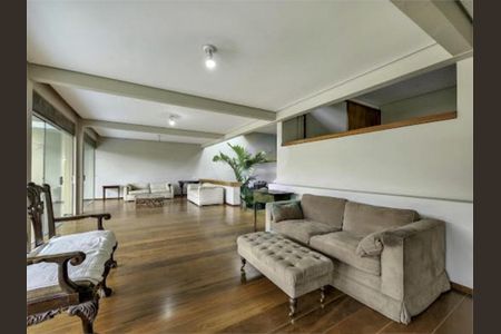 Casa à venda com 900m², 5 quartos e 4 vagas